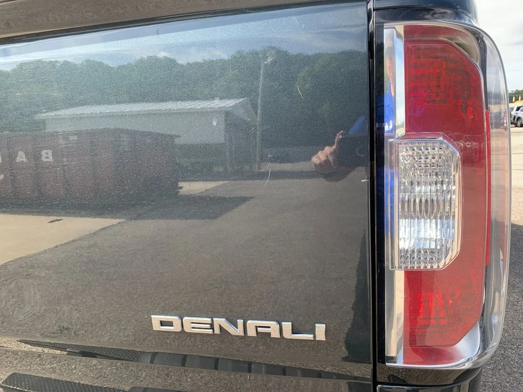 Used 2017 Gray GMC Denali image 33