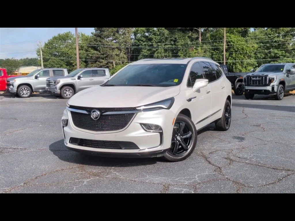 Used 2024 White Frost Tricoat Buick Essence image 4