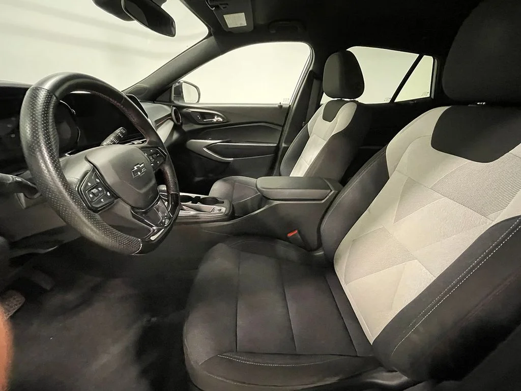 Used 2024 White Chevrolet 1RS image 3