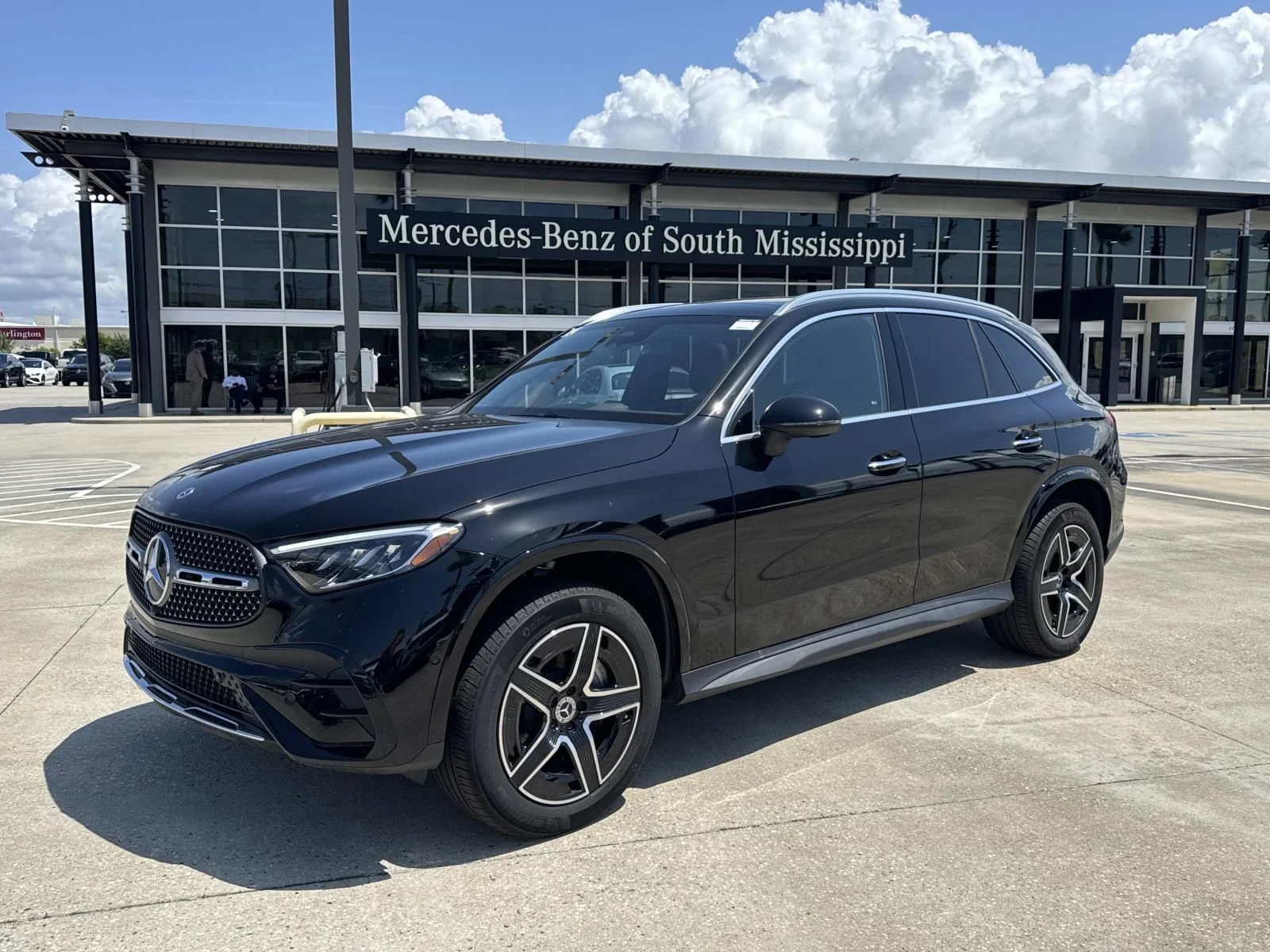 2026 Mercedes-Benz GLC GLC 300's photo