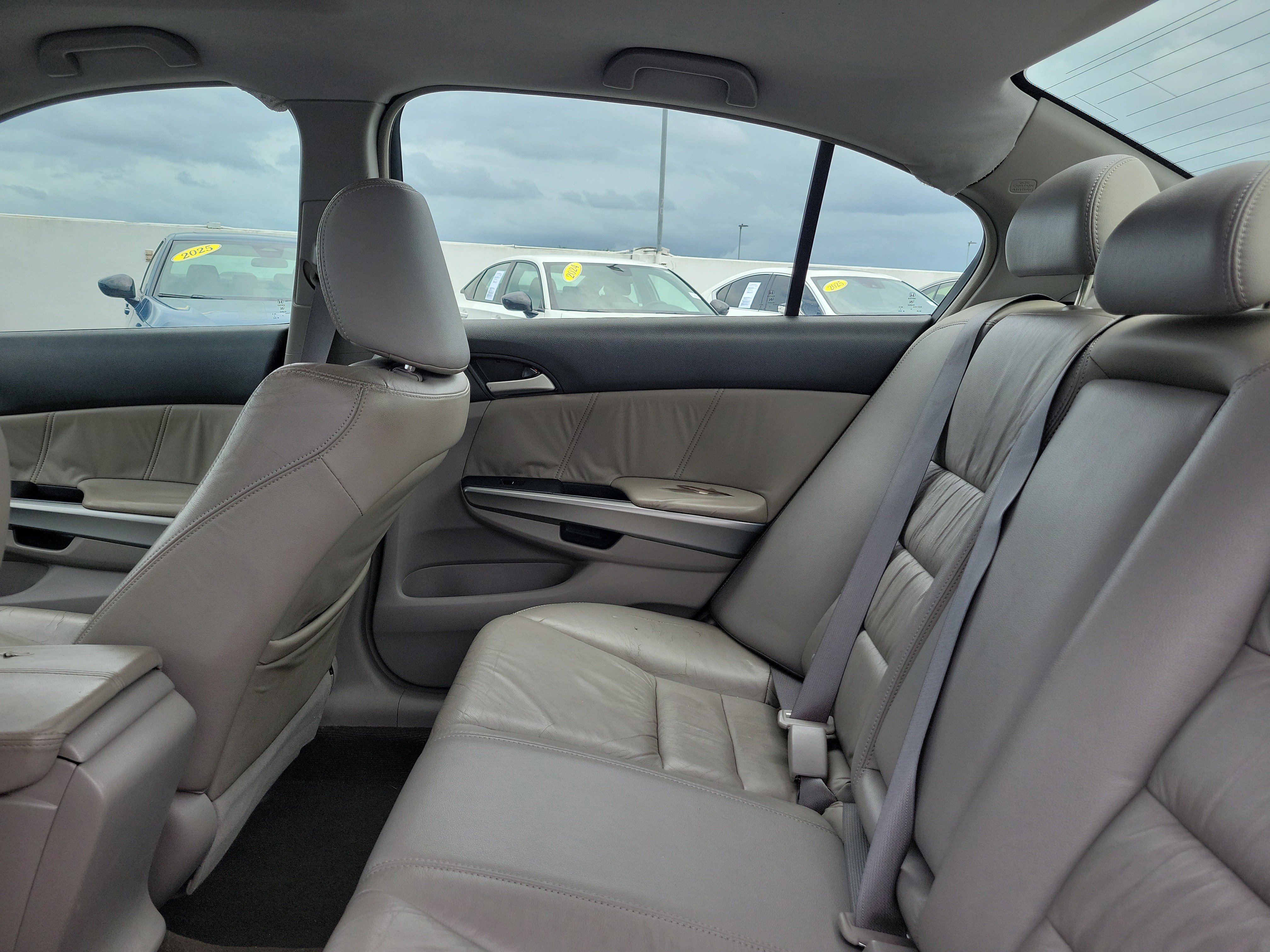Used 2009 Gray Honda EX-L image 12