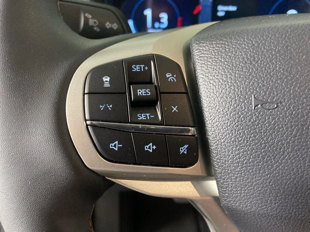 Used 2026 Star White Ford Active image 17