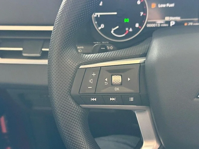 2025 Mitsubishi Outlander ES - Photo 9