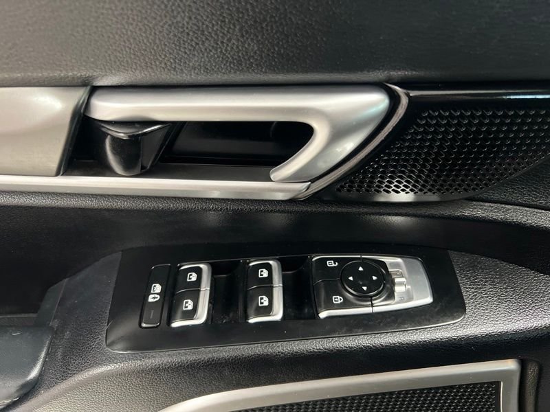 Used 2020 Purple Kia LX image 19