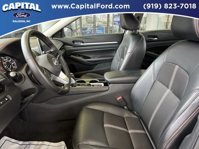 Used 2025 Black Nissan 2.5 SR image 21