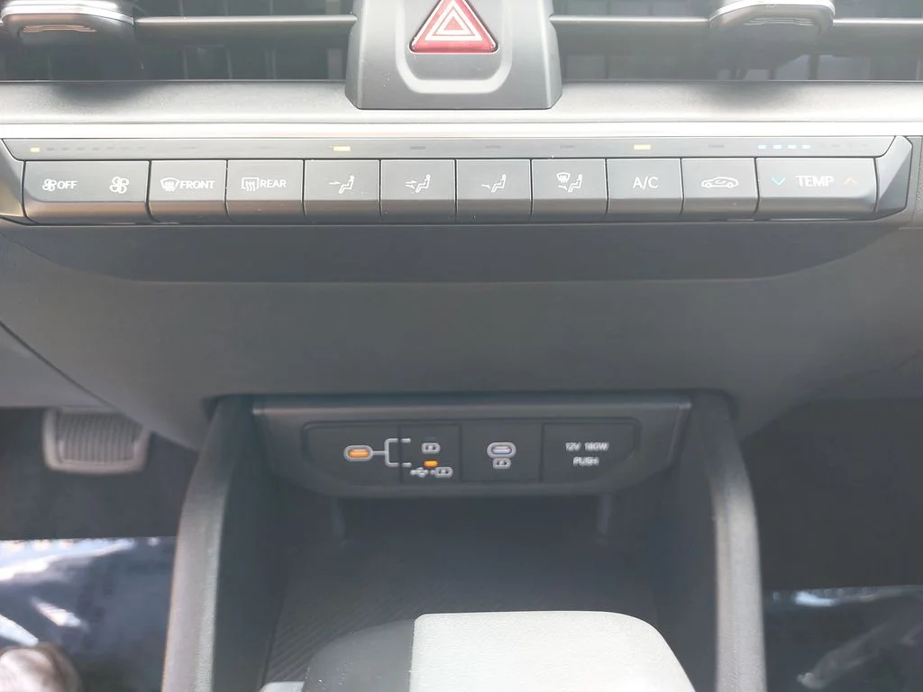 Used 2025 Red Kia LXS image 24