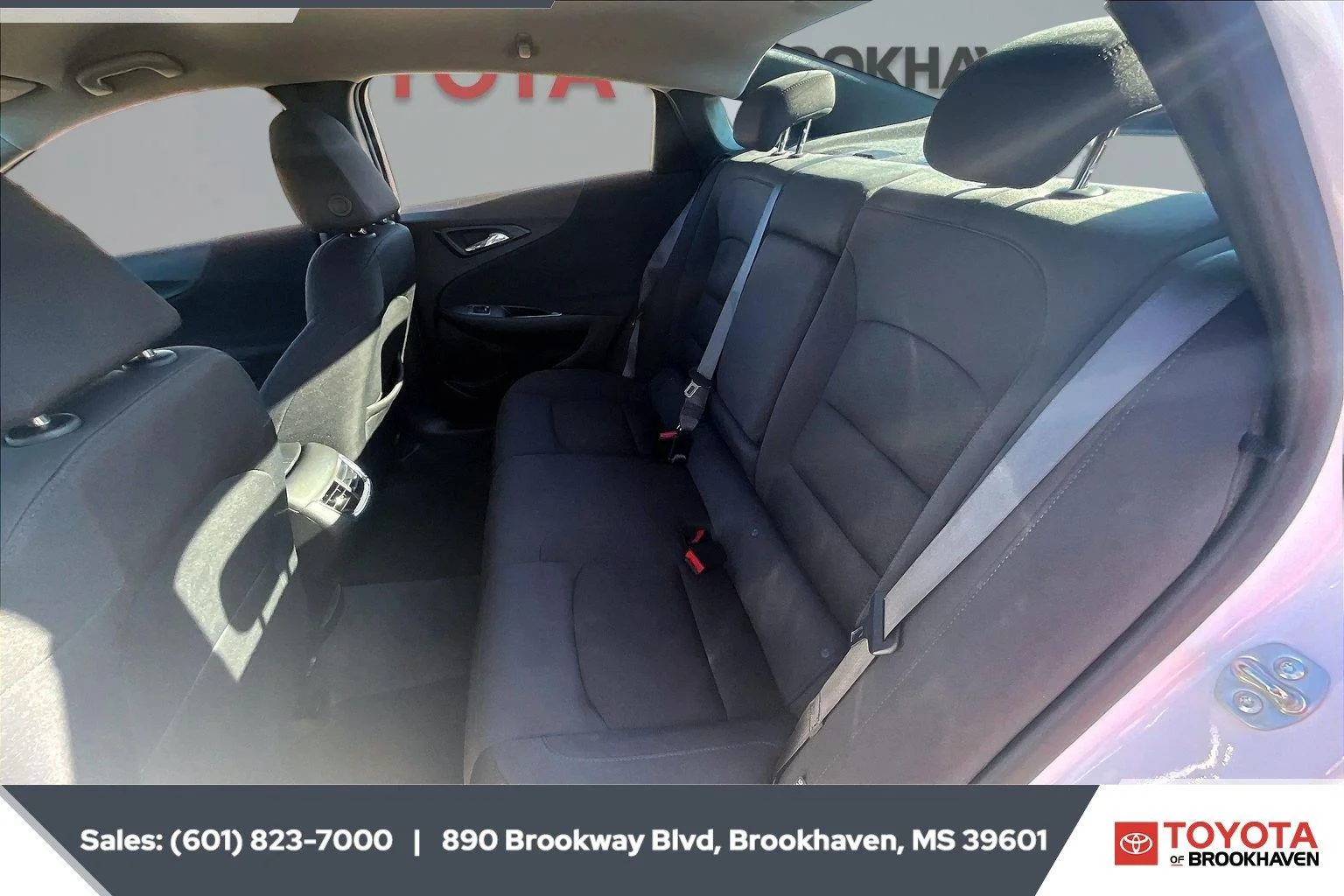 Used 2024 Summit White Chevrolet LT image 19
