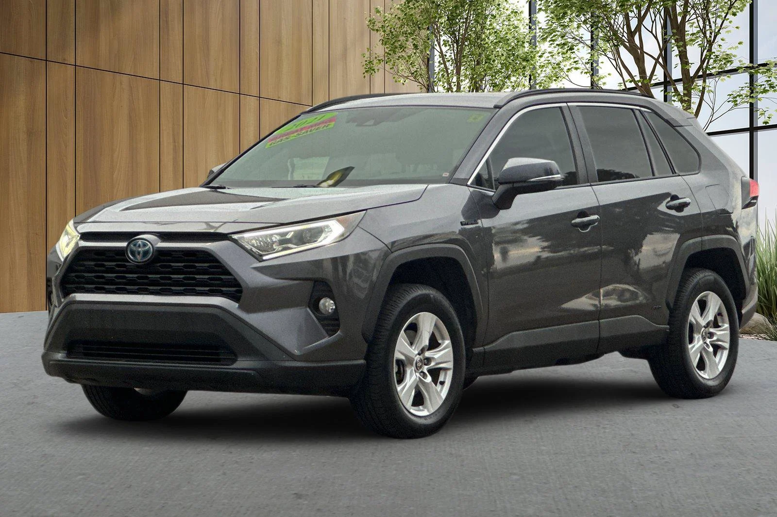 Used 2021  Toyota Hybrid XLE image 8
