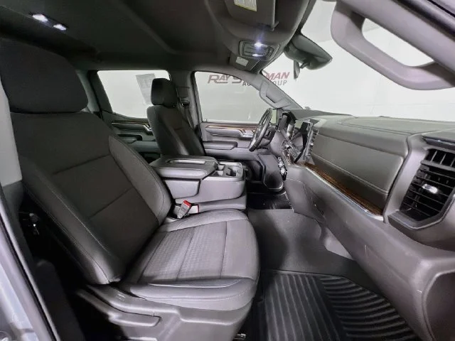 Used 2024 Silver GMC Elevation image 39