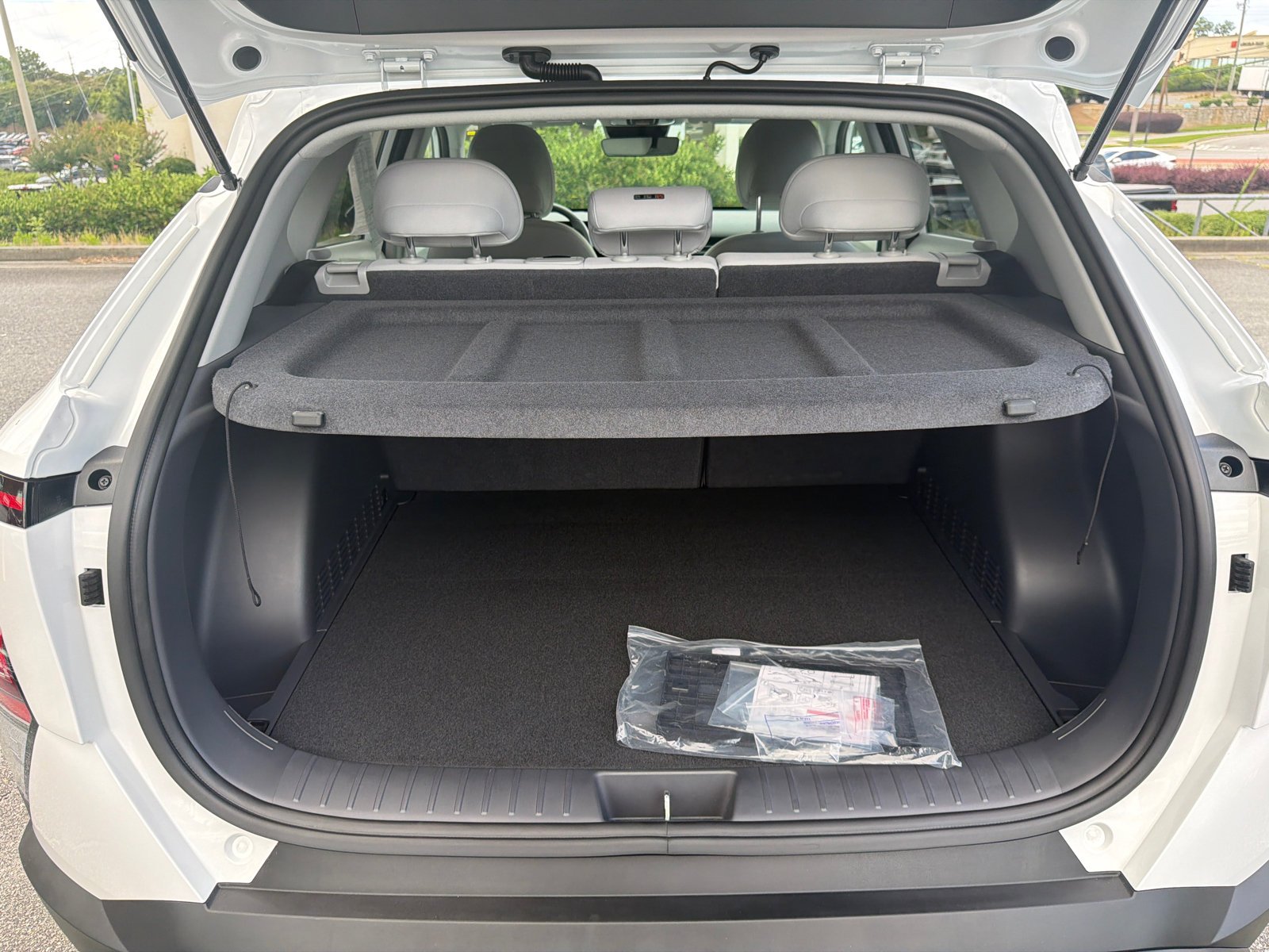 Used 2025 Atlas White Hyundai SEL Convenience image 19
