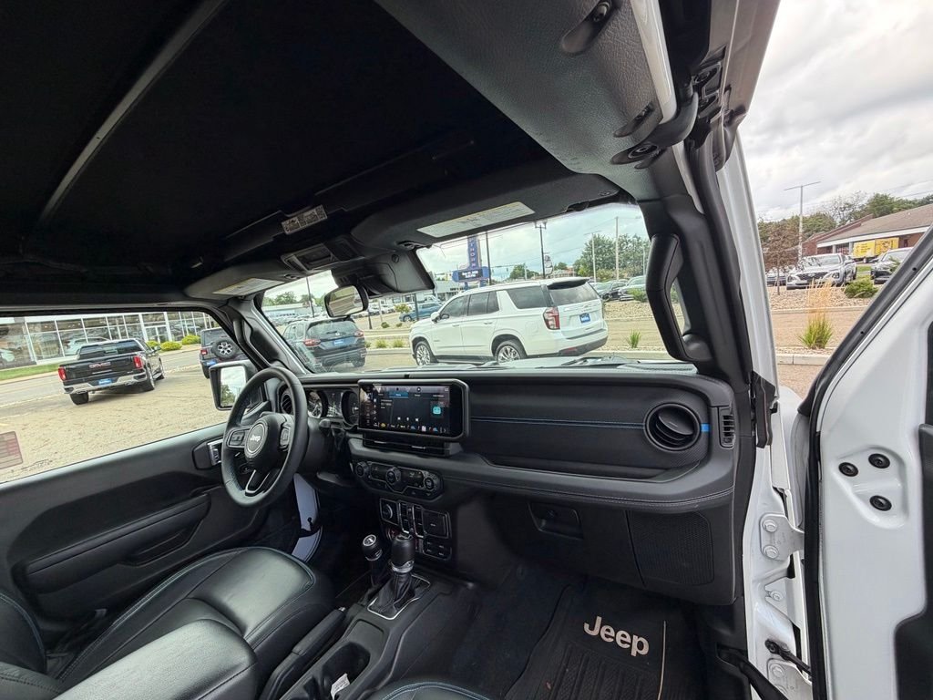 Used 2024 White Jeep Rubicon 4xe image 11