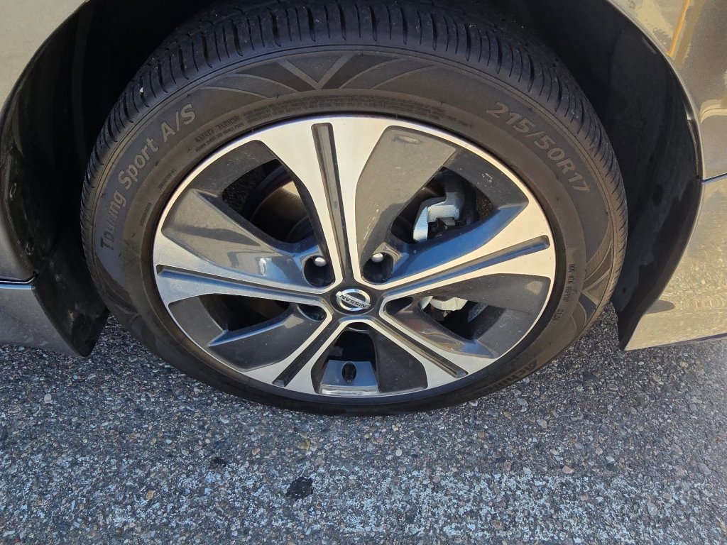 Used 2022 Gun Metallic Nissan SV PLUS image 8