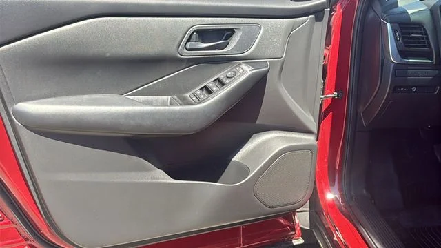 2025 Nissan Rogue S - Photo 23