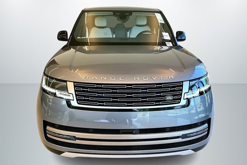 New 2026 Eiger Grey Land Rover SE image 2