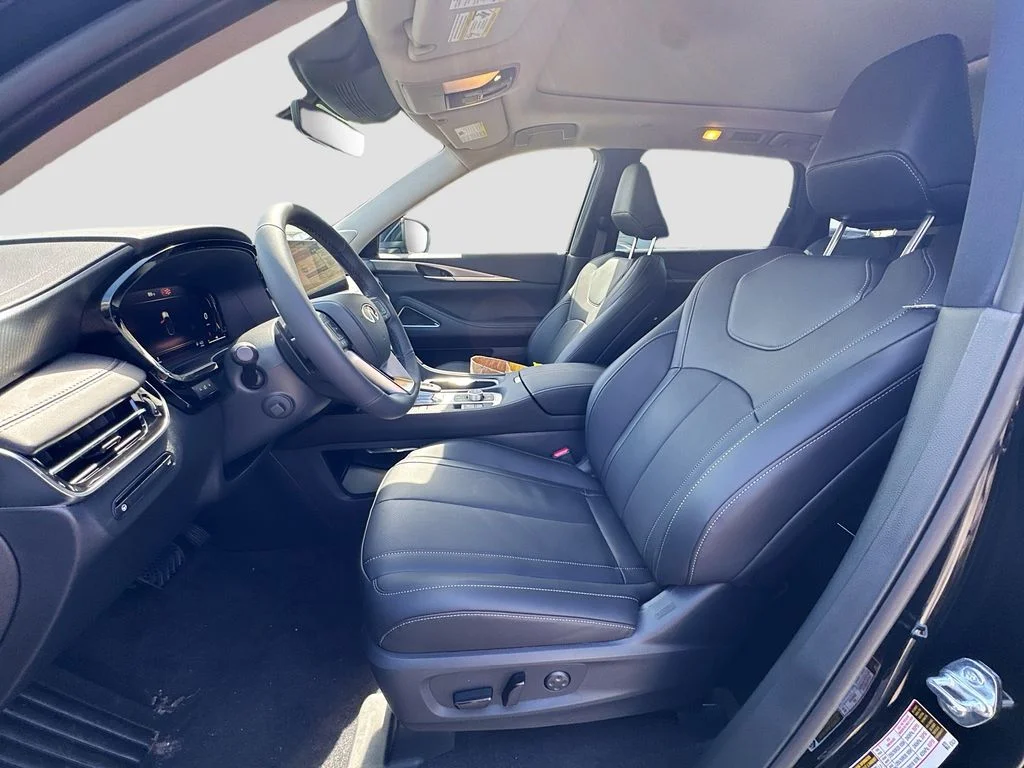 New 2027 MINERAL BLACK INFINITI Luxe FWD image 22
