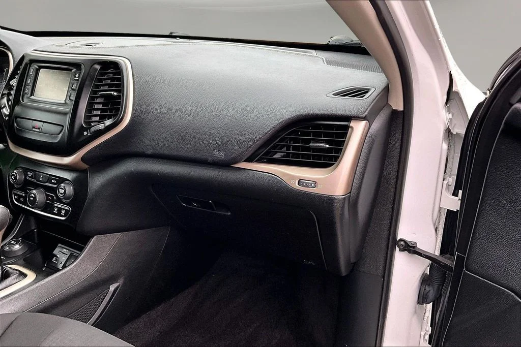 2017 Jeep Cherokee Latitude - Photo 25