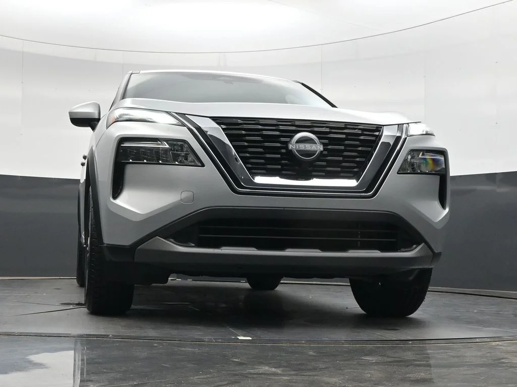 Used 2023 Silver Nissan SV image 51