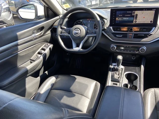 2025 Nissan Altima SL - Photo 14