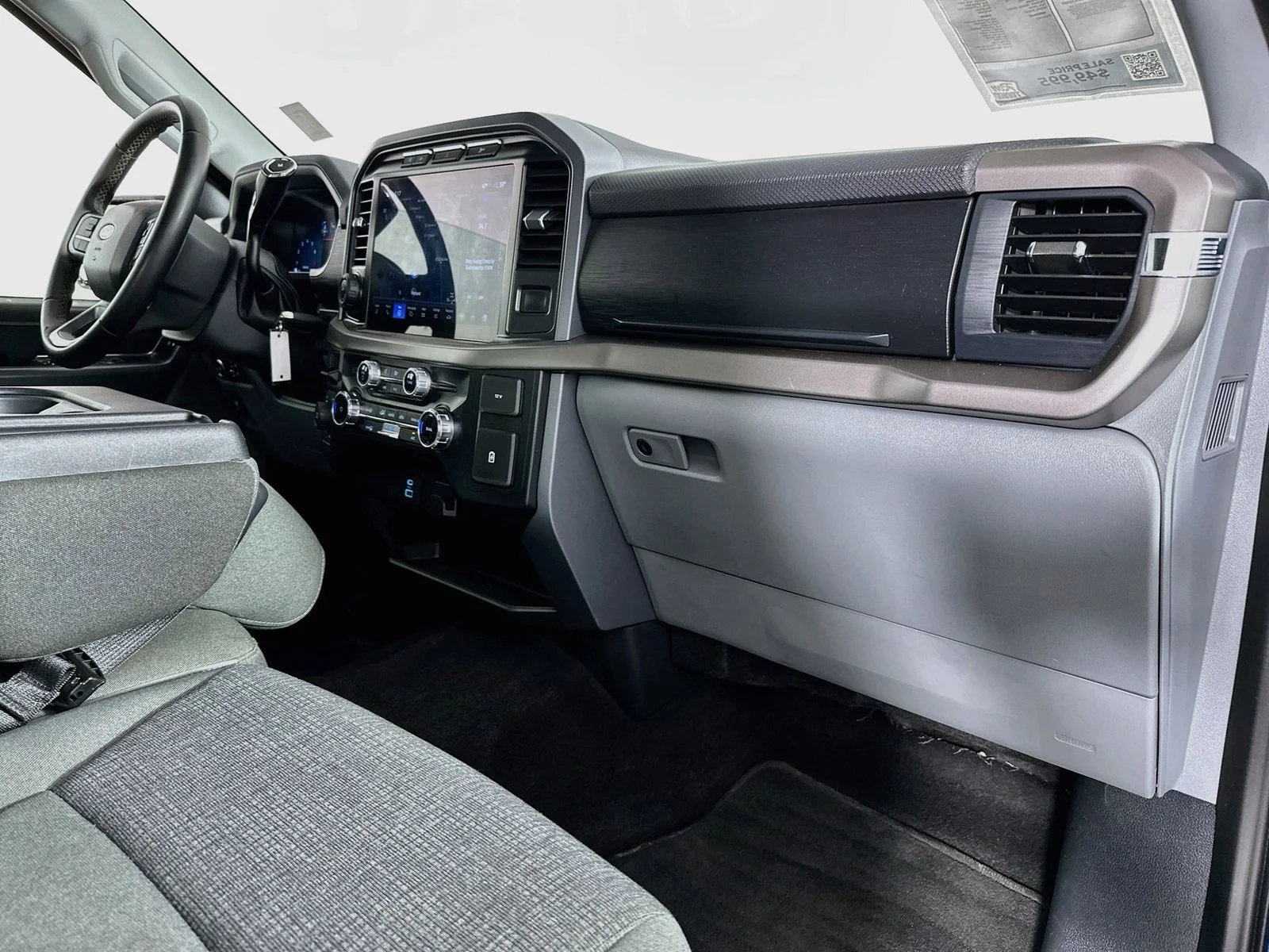 Used 2024 Atlas Blue Metallic Ford XLT image 28