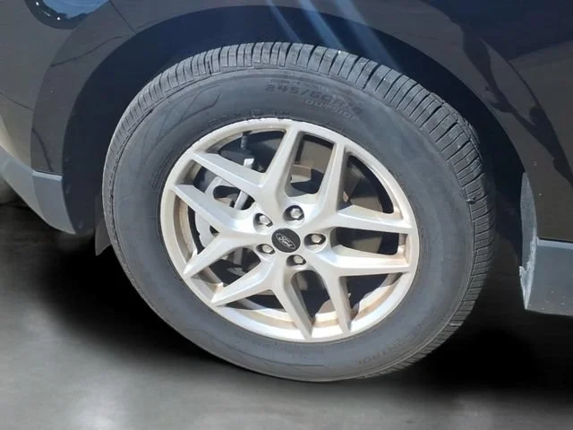 Used 2024  Ford SEL image 18