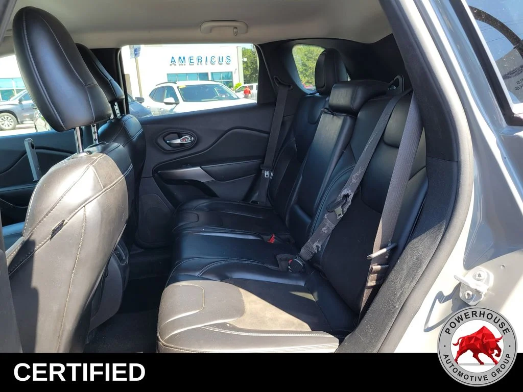 Used 2020 Gray Jeep Latitude Plus image 16