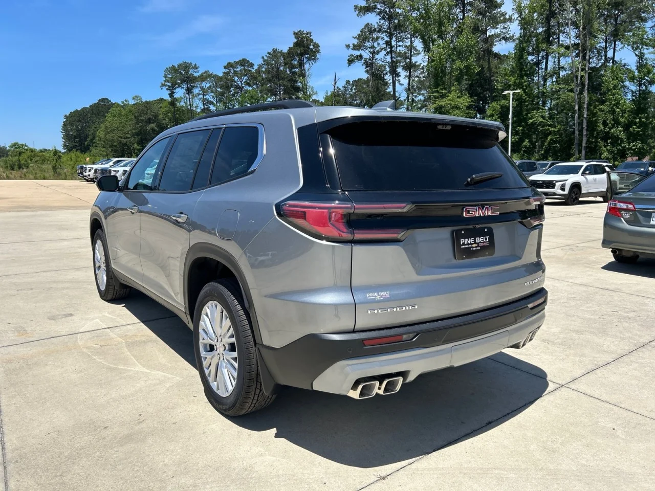 New 2026 Sterling Metallic GMC Elevation image 4