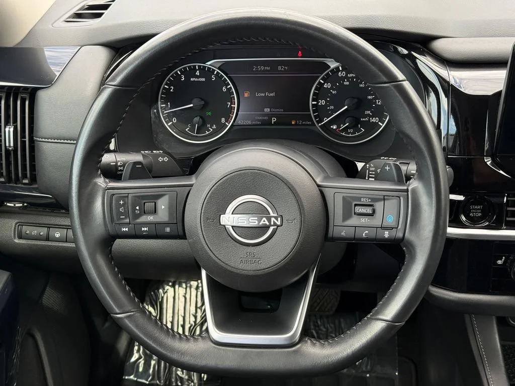 Used 2025 White Nissan SV image 22