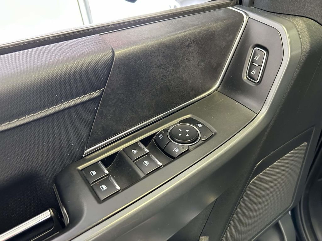 Used 2024 Black Ford XLT image 18