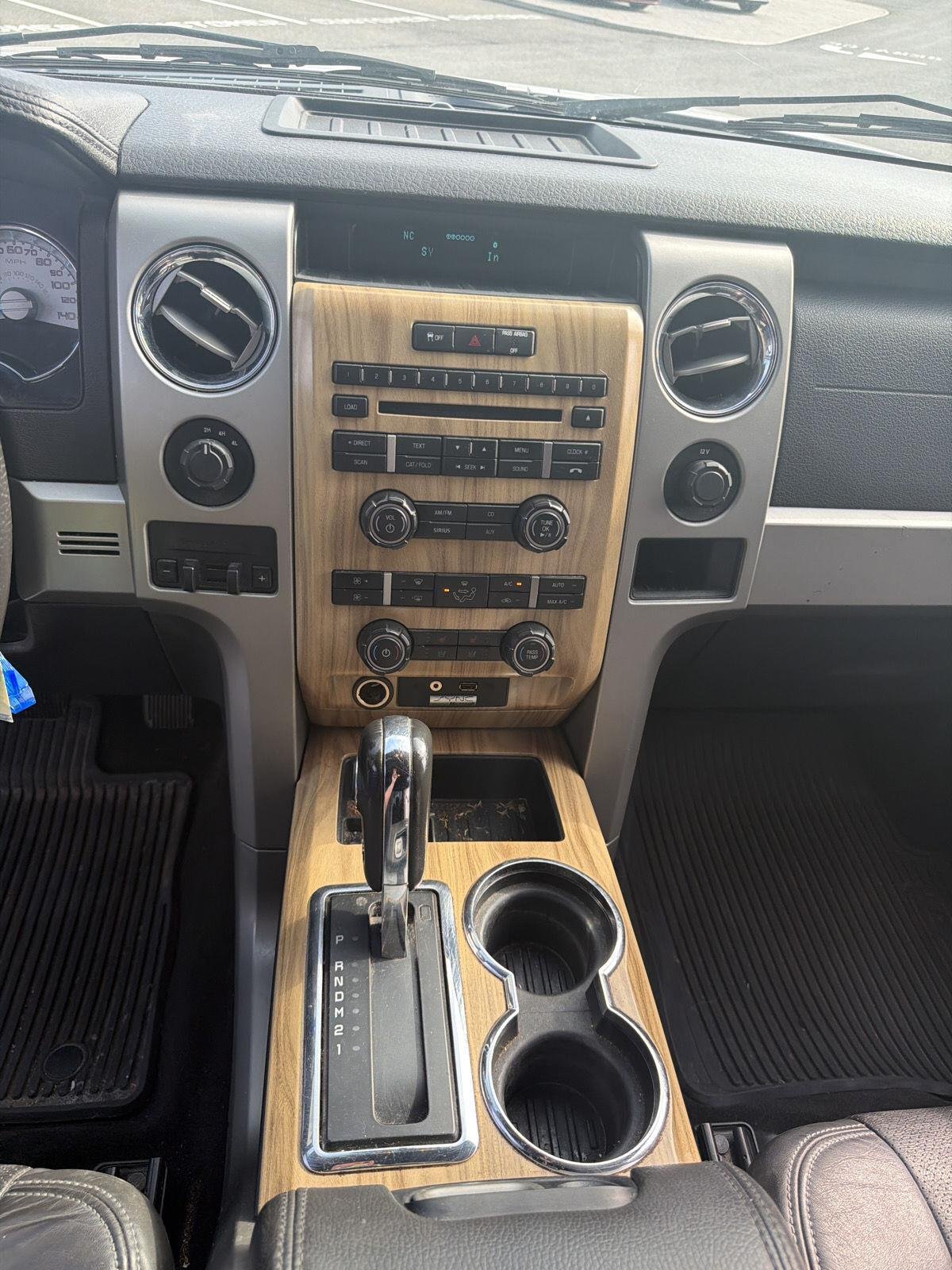 Used 2011 White Platinum Metallic Tri-Coat Ford Lariat image 14