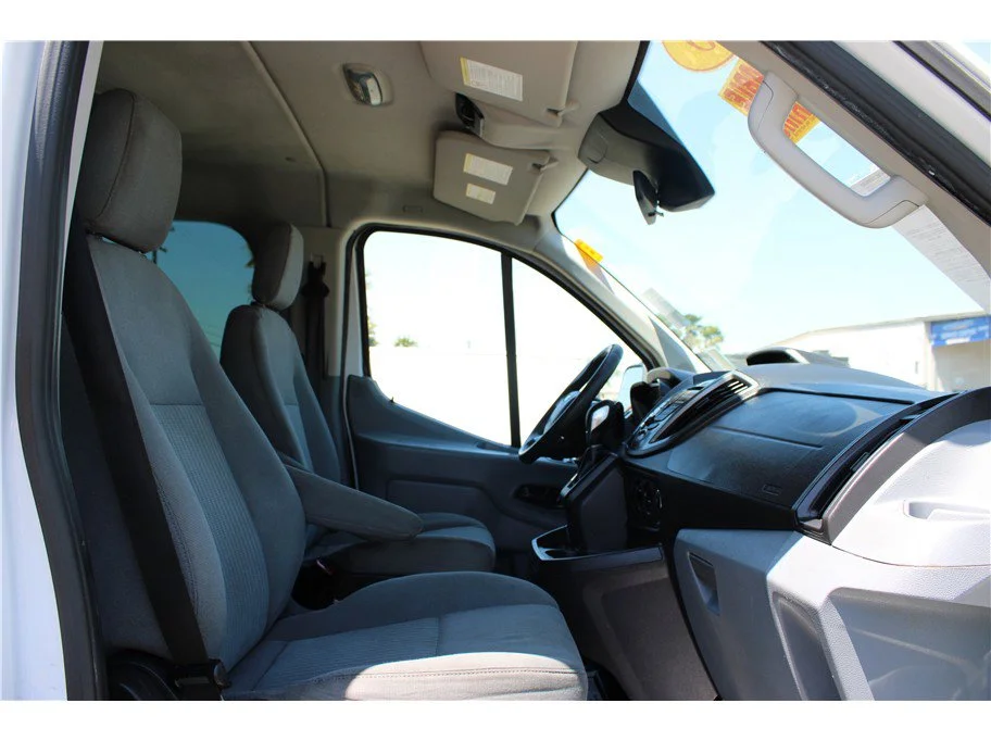 2015 Ford Transit XLT - Photo 21