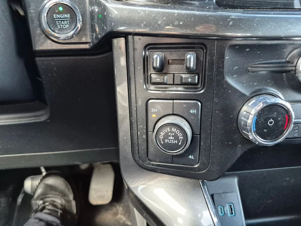 Certified Used 2023 Oxford White Ford XLT image 38