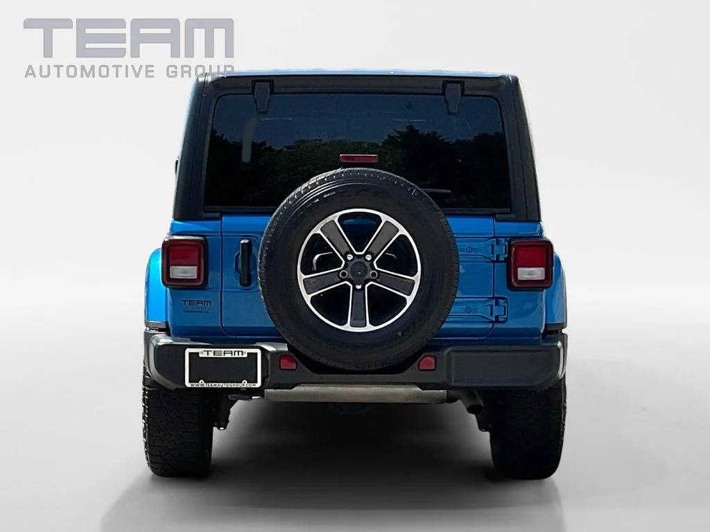 Used 2023 Blue Jeep Sahara image 6