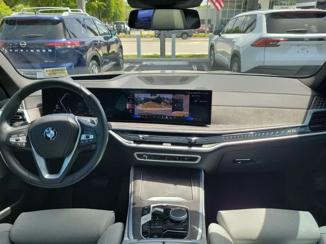 Used 2024 Gray BMW sDrive40i image 13