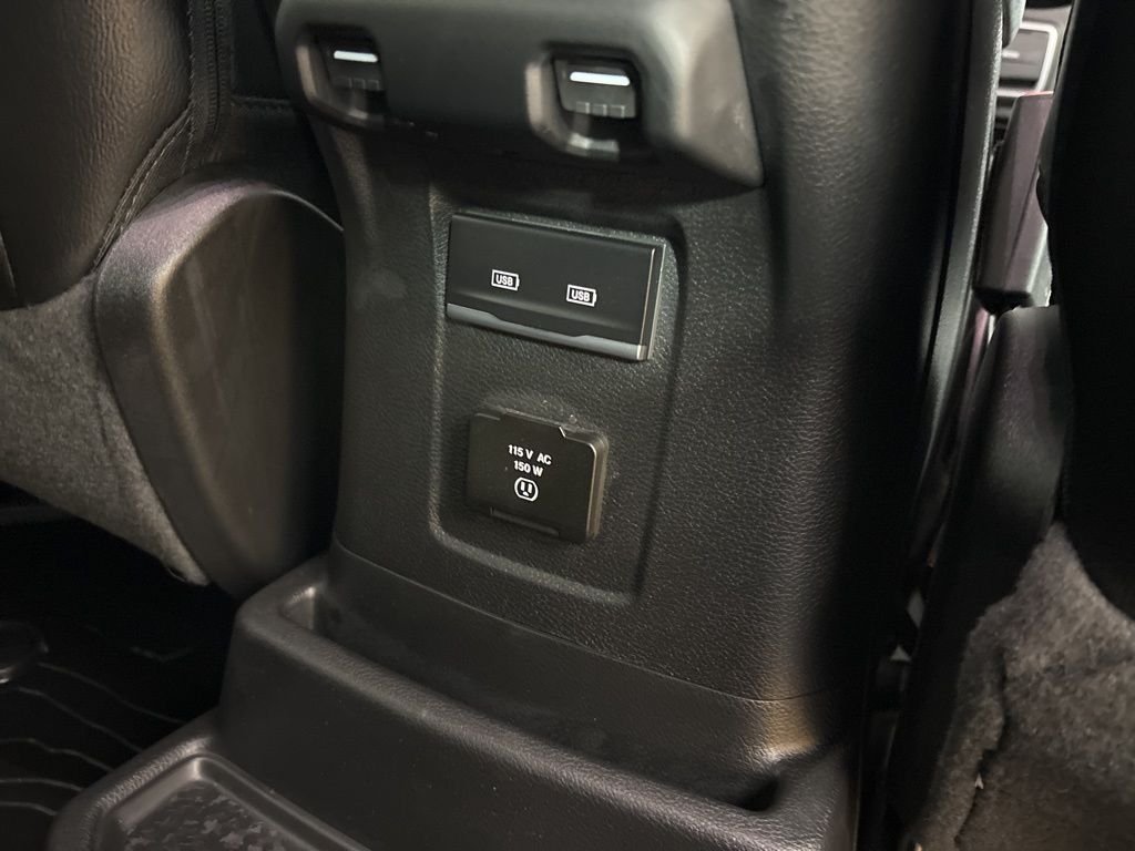 Used 2022 Silver Jeep Unlimited Sahara image 17