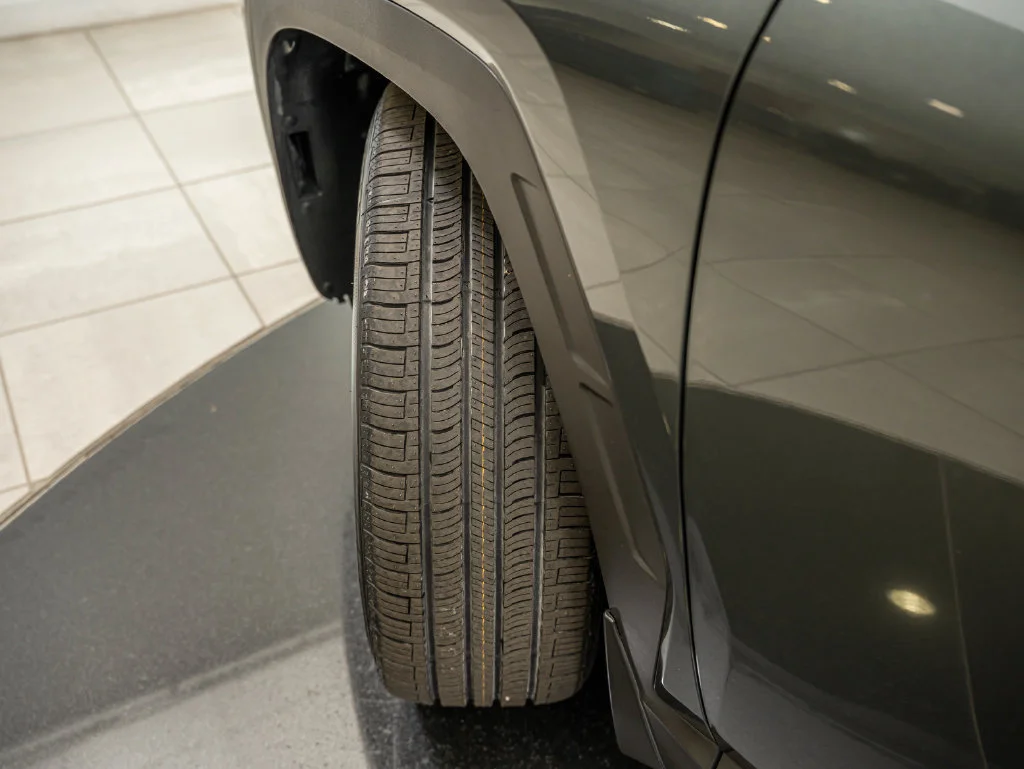 Used 2024 Amazon Gray Hyundai Limited image 51