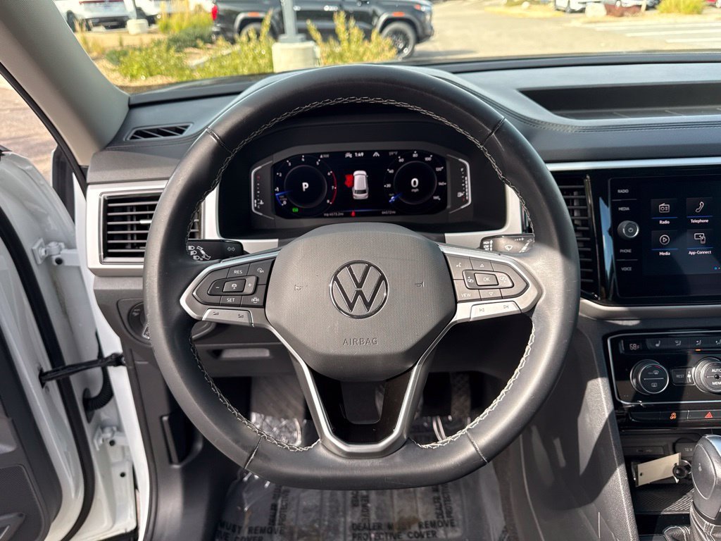 Certified Used 2022 Pure White Volkswagen 3.6L V6 SE w/Technology image 15