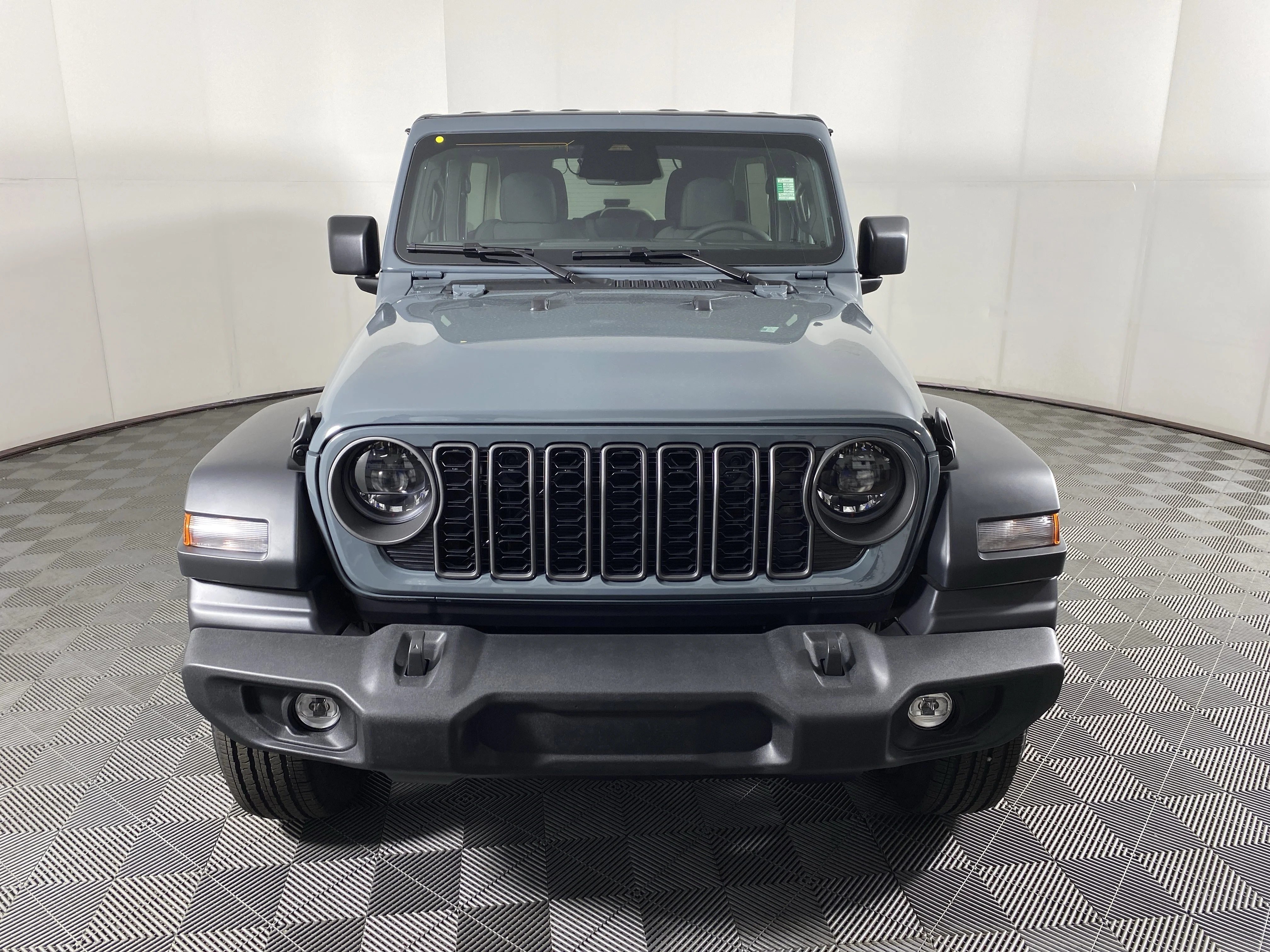 New 2026 Anvil Clear-Coat Exterior Paint Jeep Sport S image 10