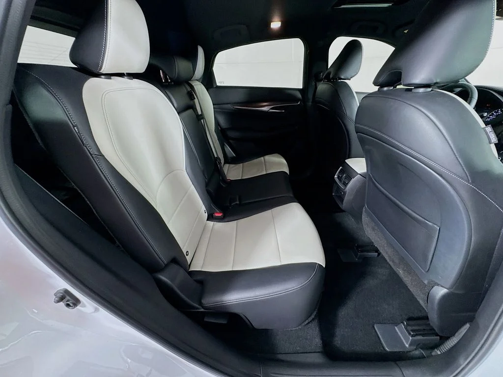 Certified Used 2024 White INFINITI LUXE image 38