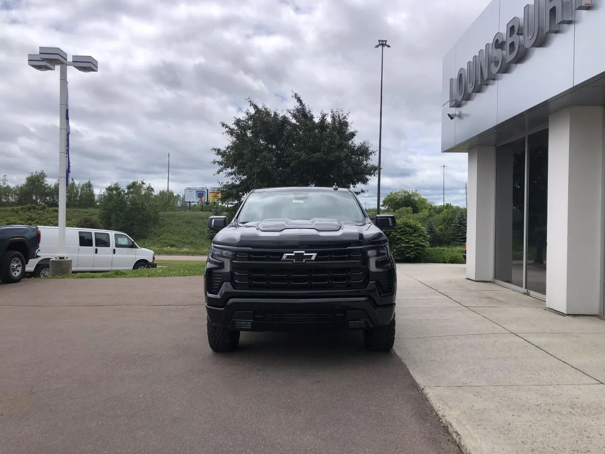 New 2026 Black Chevrolet 4wd Crew Cab 147" Lt image 3