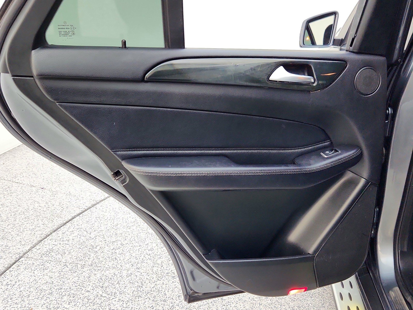 Used 2018 Selenite Grey Metallic Mercedes-Benz GLE 350 image 28