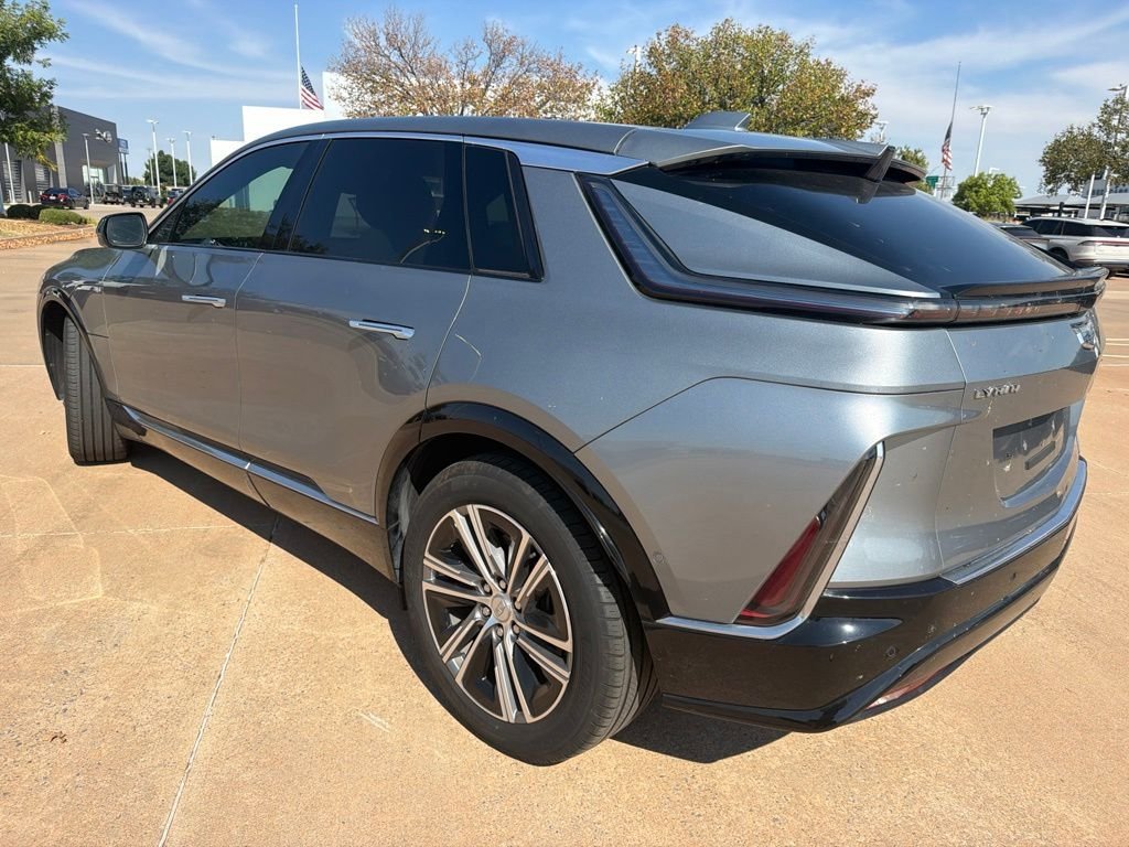 Used 2024 Silver Cadillac Luxury image 2