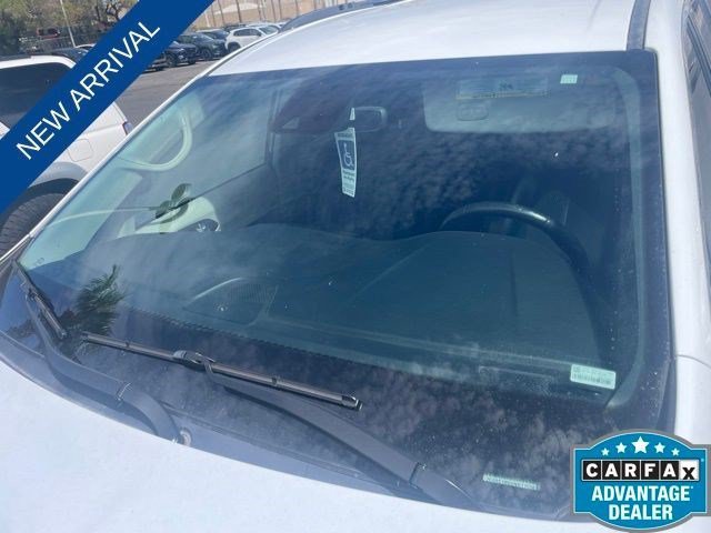 Used 2022 Bright White Clearcoat Chrysler Touring L image 18