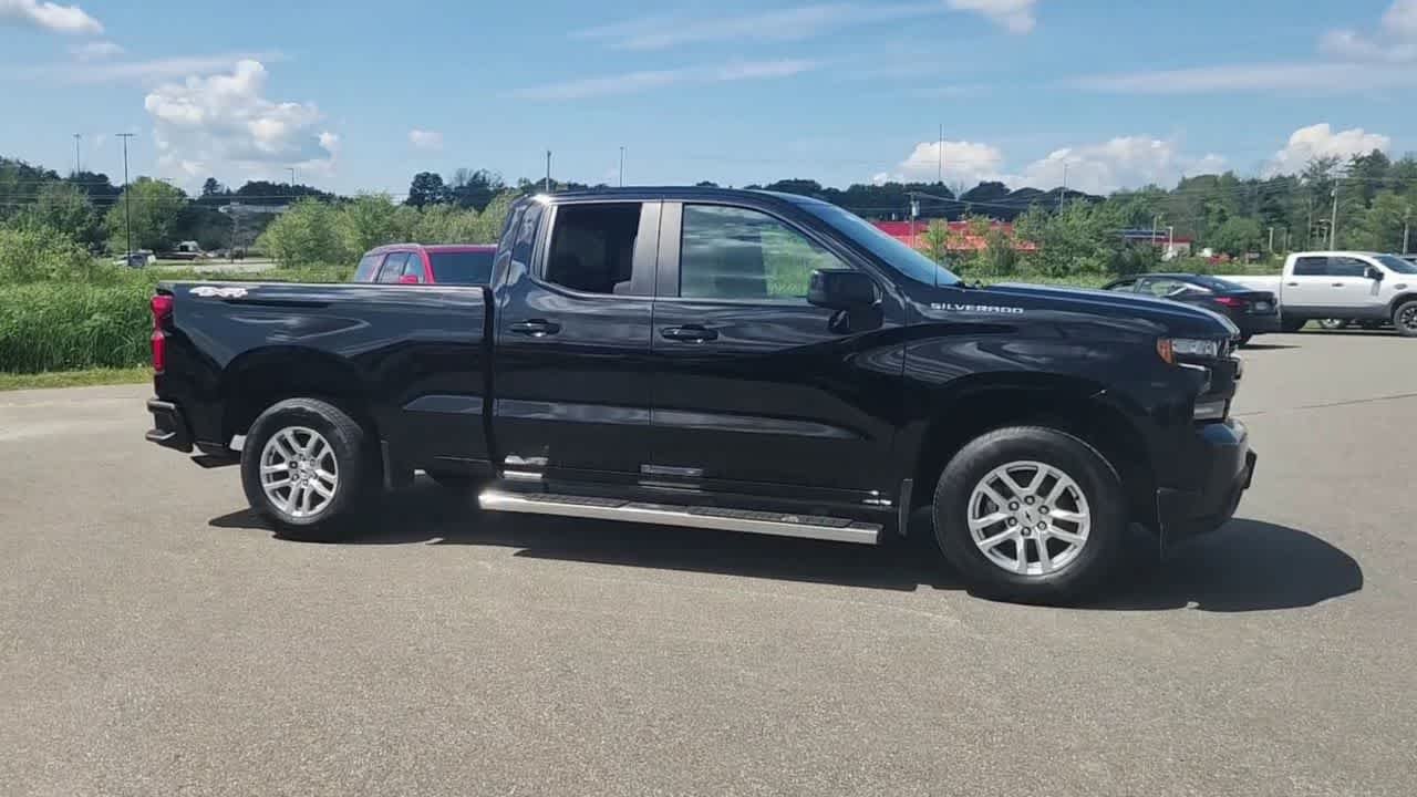 Used 2022 Black Chevrolet RST image 5