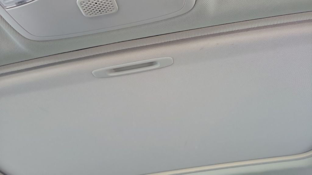 2018 Toyota RAV4 XLE - Photo 17