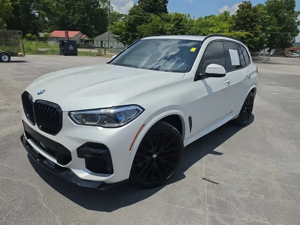 Used 2022 White BMW M50i image 4