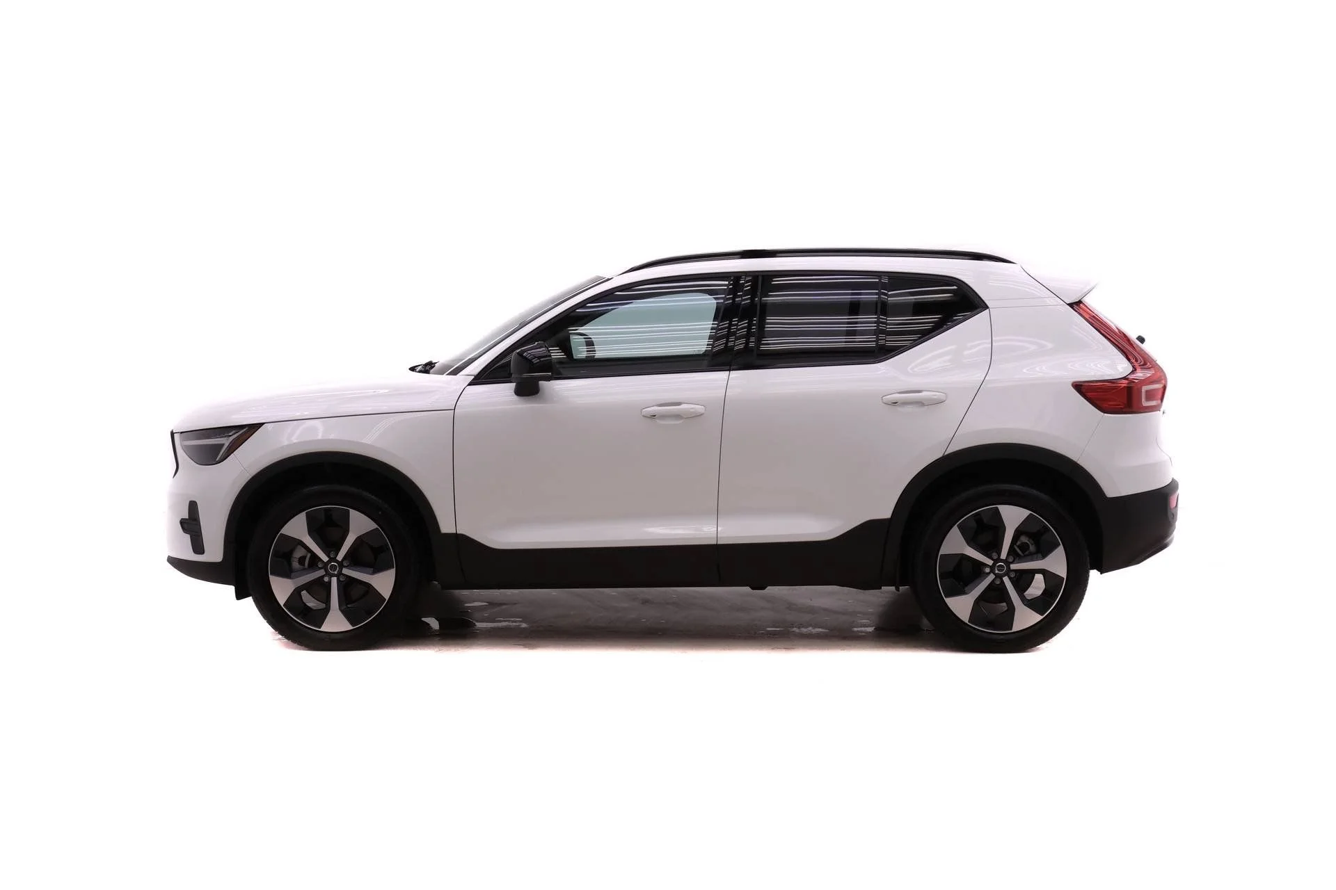 2026 Volvo XC40 Core - Photo 3