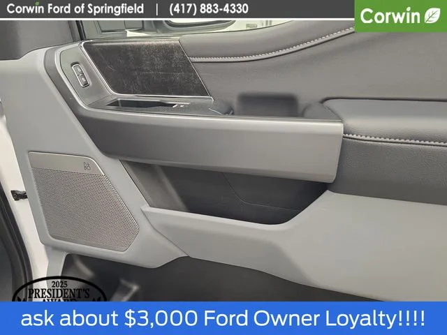 New 2026 Oxford White Ford F-250® XLT image 15
