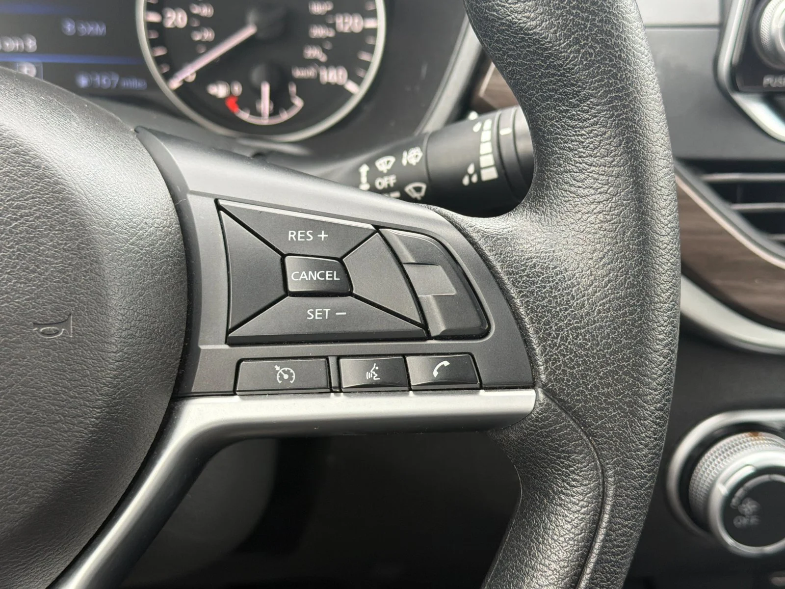 2024 Nissan Altima SV - Photo 28
