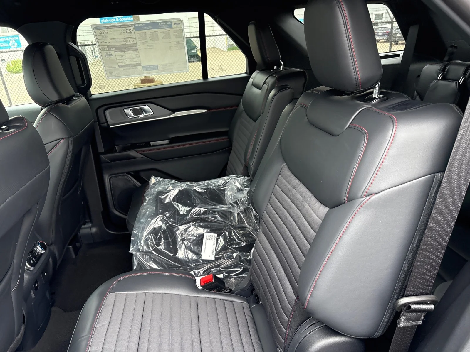 New 2026 Agate Black Metallic Ford ST-Line image 10