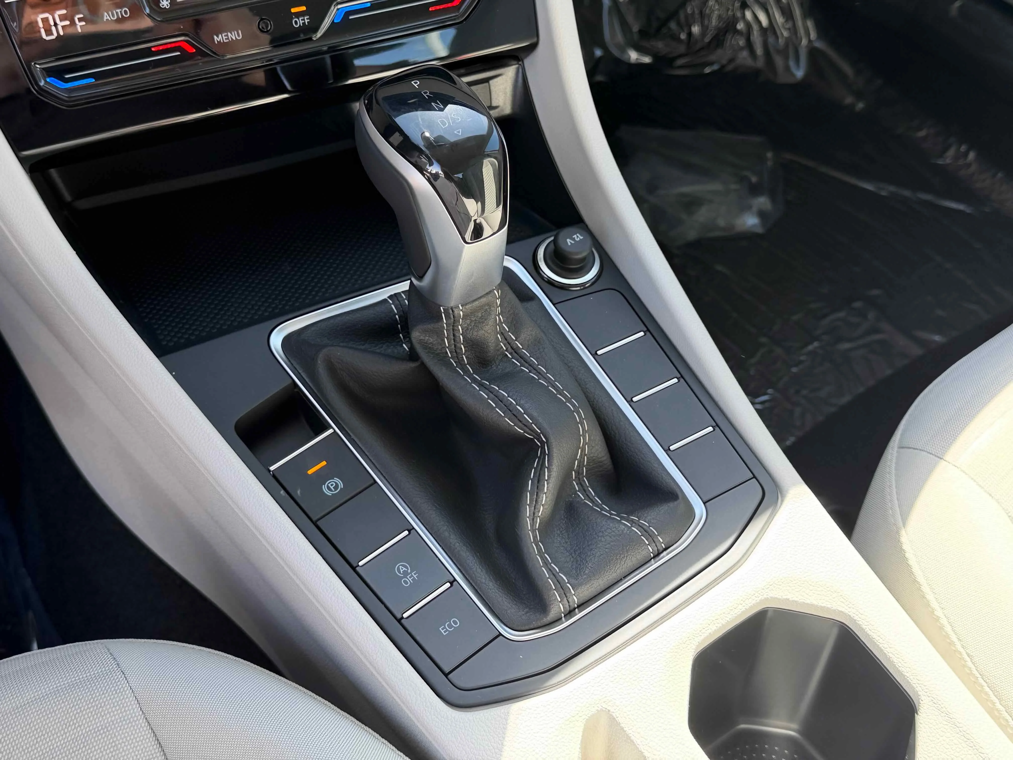 New 2026 Deep Black Volkswagen S image 22